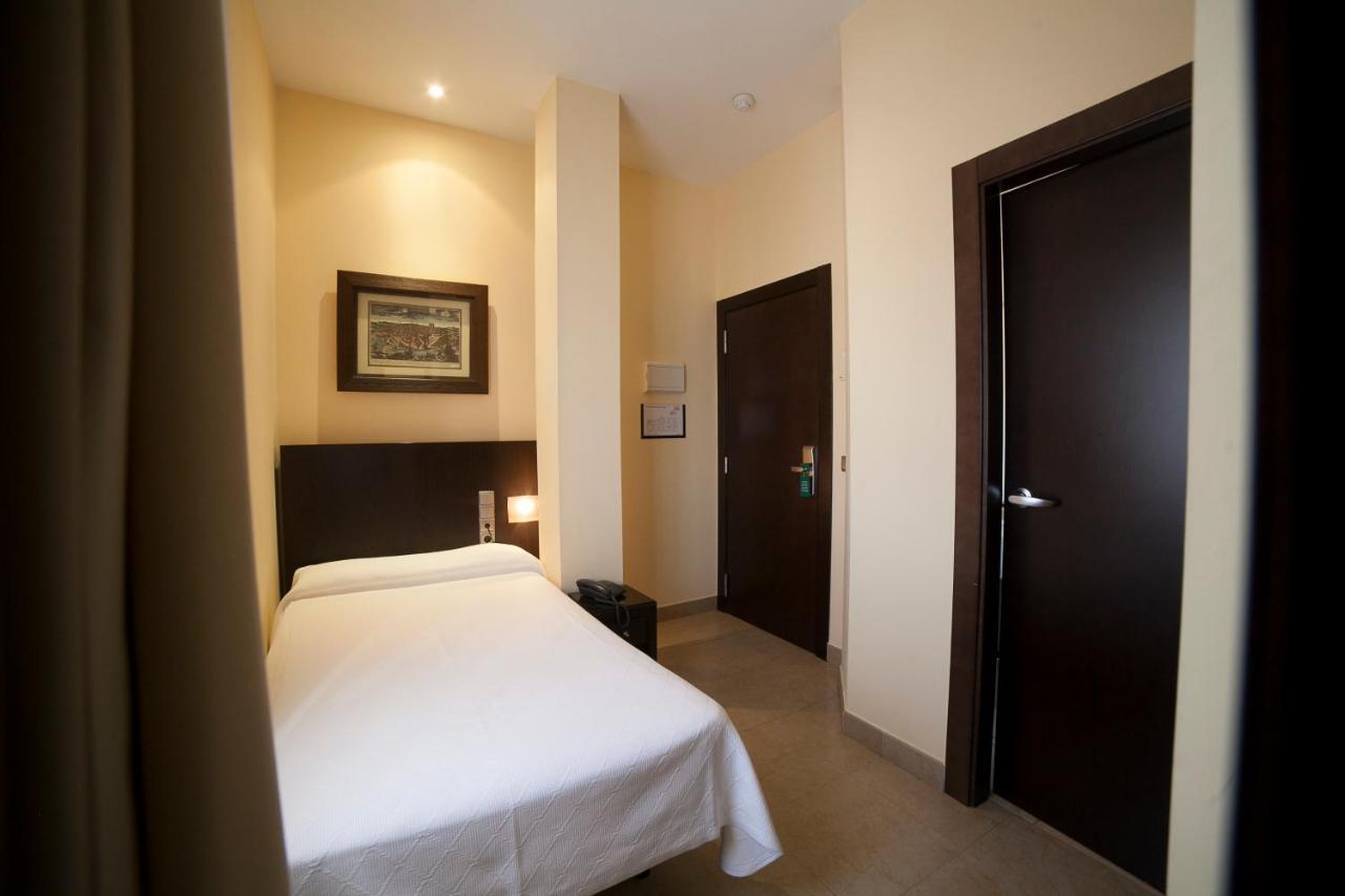 Hotel El Meson توريخوس المظهر الخارجي الصورة