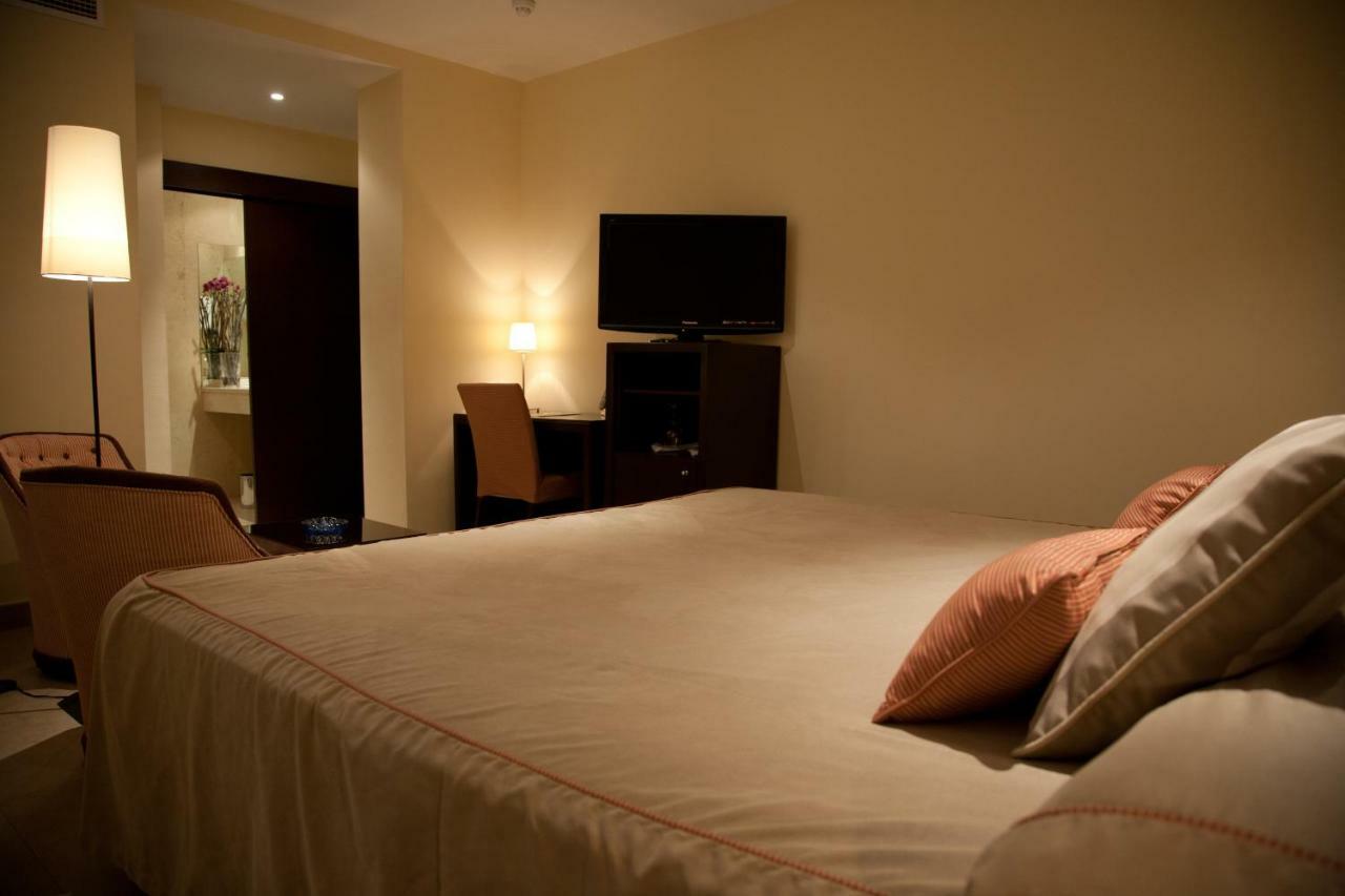 Hotel El Meson توريخوس المظهر الخارجي الصورة